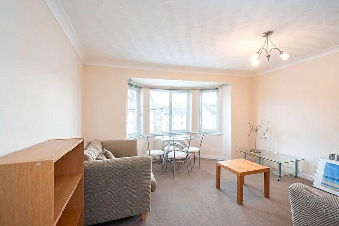 2 Bedroom Flat To Rent In Duff Road, West End, Edinburgh, EH11