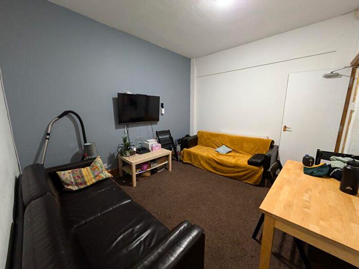 5 Bedroom Semi-Detached House To Rent In Midland Avenue, Nottingham, NG7