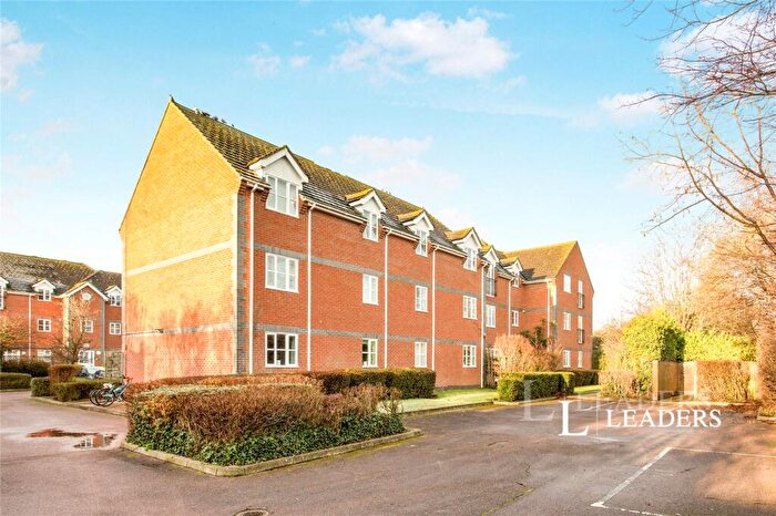 2 Bedroom Flat To Rent In Laburnum House, The Beeches, CB4