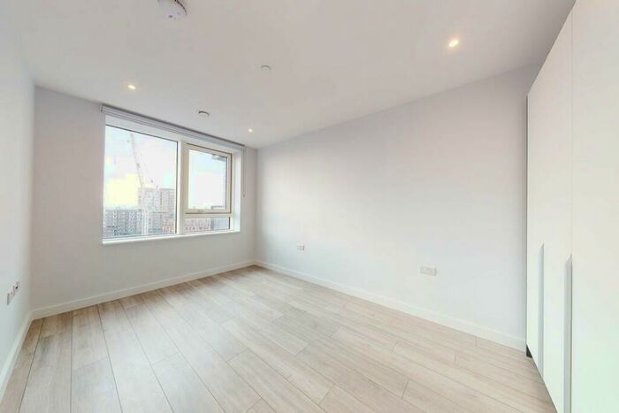 2 Bedroom Apartment To Rent In Park Central East, SE17