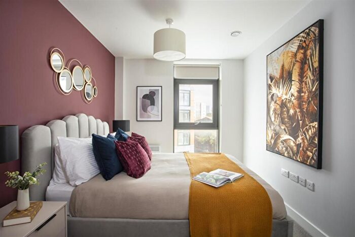 1 Bedroom Flat For Sale In The Links, Leeds, LS11