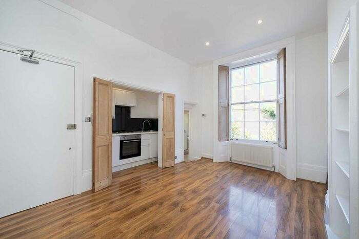 Studio To Rent In Westbourne Grove, London, W11