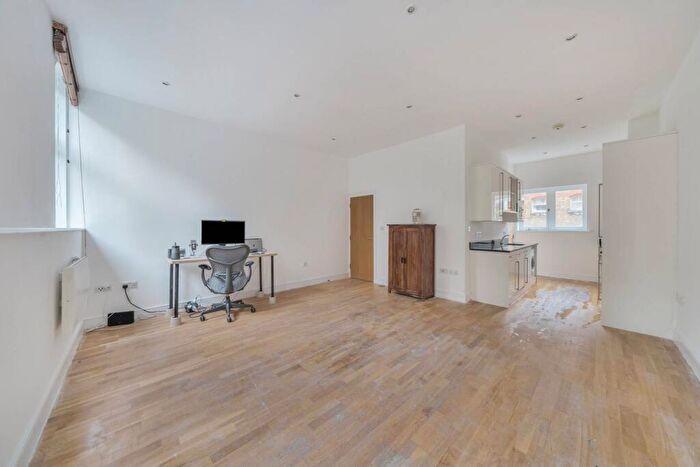 1 Bedroom Flat For Sale In Banner Street, Clerkenwell, London, EC1Y