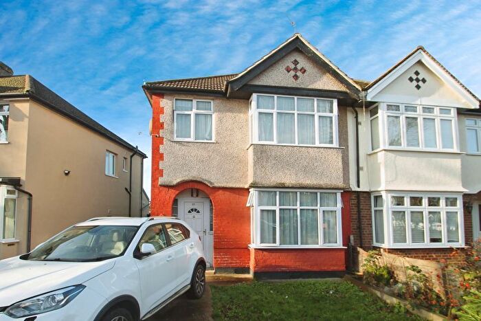 3 Bedroom Semi Detached House To Rent In Dorchester Road, Northolt, UB5