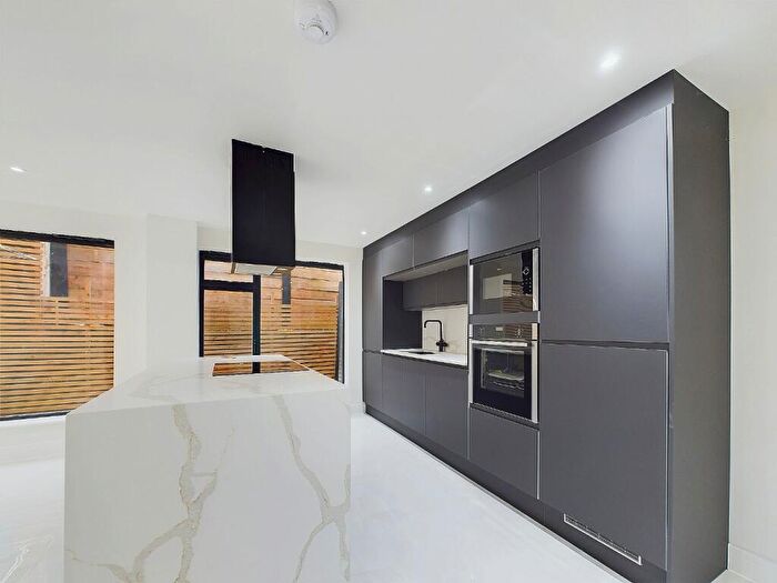 2 Bedroom Apartment For Sale In Silver Leaves, Southill Road, Chislehurst, Kent, BR7