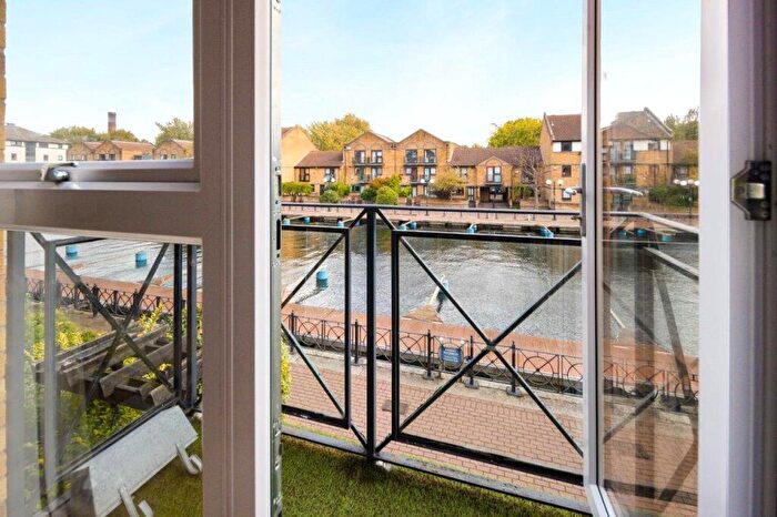 1 Bedroom Flat To Rent In Whiteadder Way, London, E14
