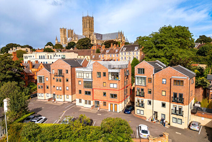 2 Bedroom Apartment For Sale In Greestone Mount, Lincoln, Lincolnshire, LN2
