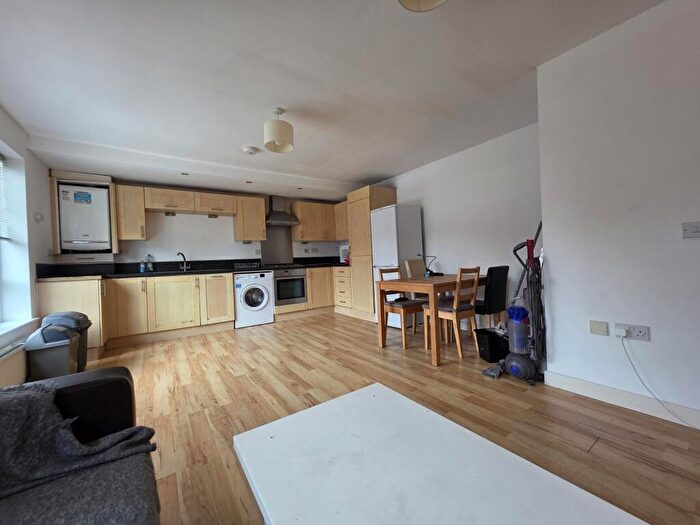 2 Bedroom Flat To Rent In Priory Court, Pershore Road, B5