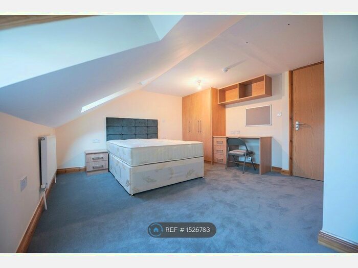 6 Bedroom Terraced House To Rent In De Beauvoir Road, Reading, RG1