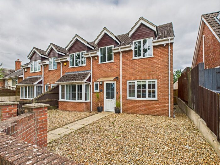 4 Bedroom Semi-Detached House For Sale In School Road, Bridgwater, TA7