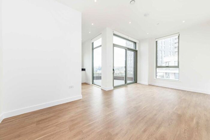 2 Bedroom Flat To Rent In Green Street, North Acton, NW10