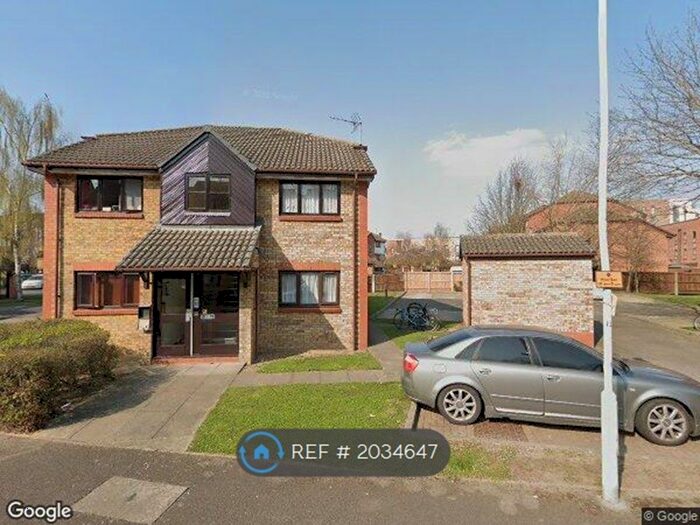 1 Bedroom Flat To Rent In Waterside Close, Barking, IG11