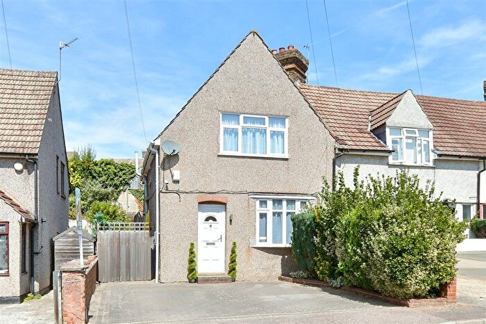 2 Bedroom End Terrace House For Sale In Iron Mill Place, Dartford, Kent, DA1