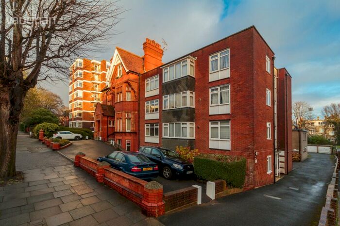 1 Bedroom Flat To Rent In The Drive, Hove, BN3