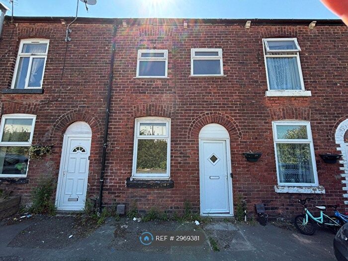 2 Bedroom Terraced House To Rent In Cutland St, Manchester, M40