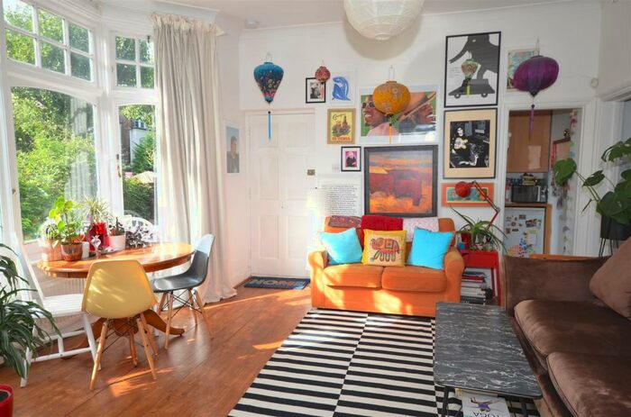 1 Bedroom Flat To Rent In Queens Avenue, N10