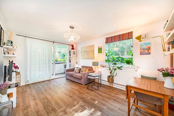 1 Bedroom Flat For Sale In Tom Smith Close, Greenwich, SE10