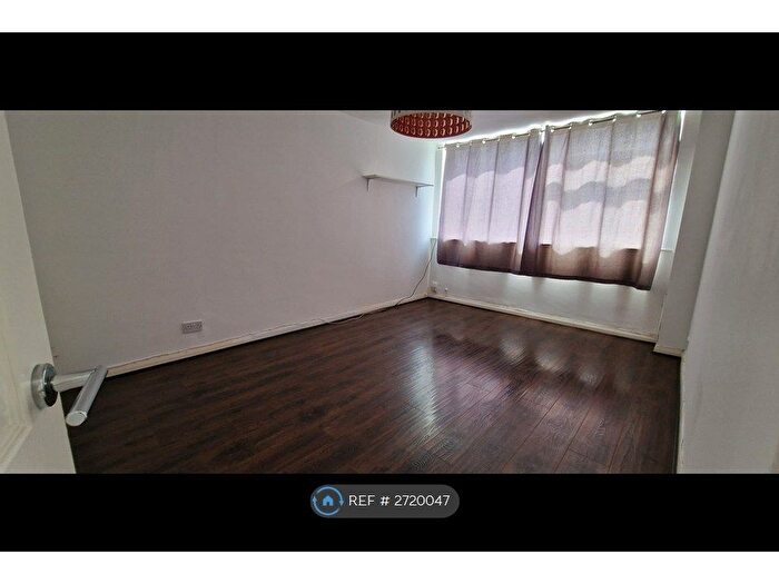 2 Bedroom Flat To Rent In Beckbury Road, Coventry, CV2