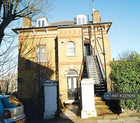2 Bedroom Flat To Rent In Burrage Road, Woolwich, SE18