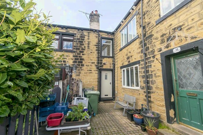 3 Bedroom Terraced House To Rent In Lane End, Pudsey, LS28
