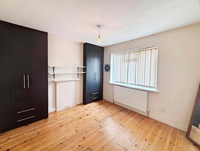 1 Bedroom Flat To Rent In West Barnes Lane, New Malden, KT3