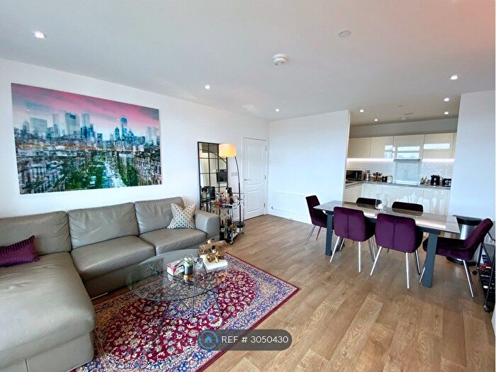 2 Bedroom Flat To Rent In Madeira Street, London, E14