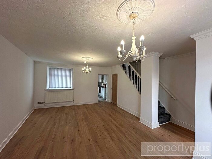 3 Bedroom Terraced House To Rent In The Avenue, Pontygwaith, Ferndale, CF43