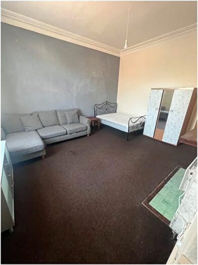 1 Bedroom Flat To Rent In Bradford Road, Huddersfield, HD2