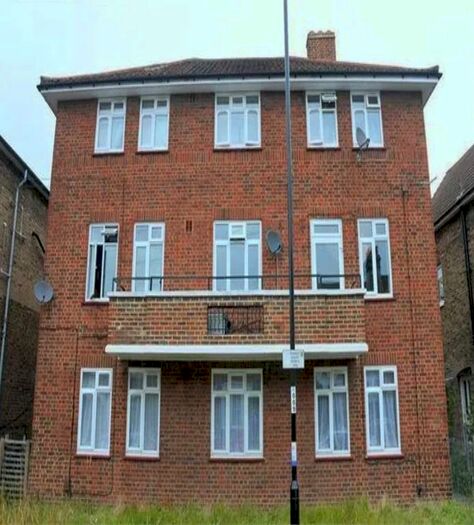 3 Bedroom Flat To Rent In George Lane, London, SE13