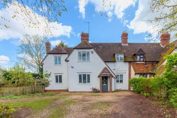 4 Bedroom Semi-Detached House To Rent In Oxford Road, Abingdon, OX14
