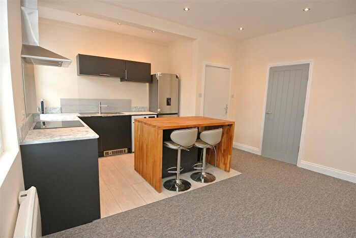 1 Bedroom Flat To Rent In Victoria Street, Englefield Green, TW20