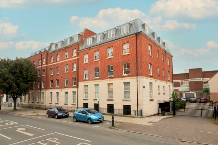 2 Bedroom Apartment To Rent In Flagstaff Court, Canterbury, CT1