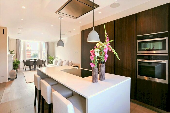 3 Bedroom Flat To Rent In Sutton Court, Fauconberg Road, London, W4