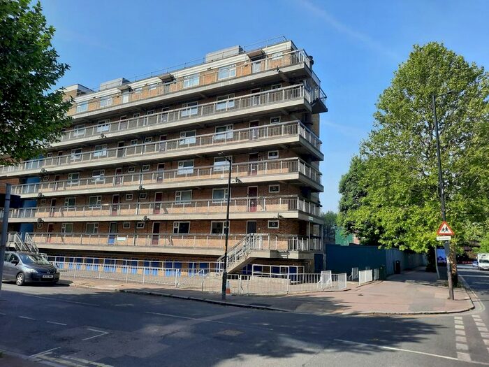 1 Bedroom Studio To Rent In St. Helena Road, London, SE16