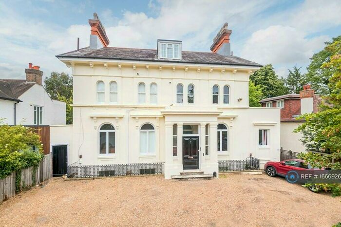 3 Bedroom Flat To Rent In Lawrie Park Gardens, London, SE26