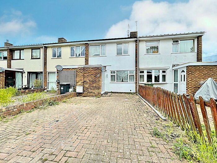 3 Bedroom Terraced House To Rent In Red Lion Close, Bedford, MK43