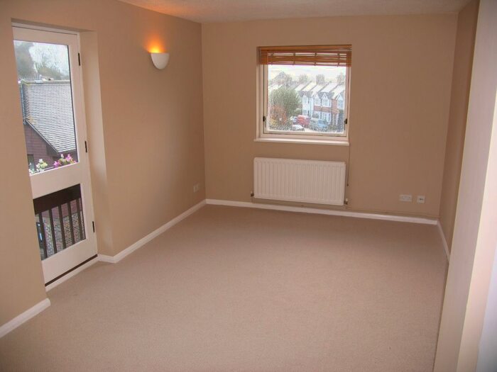 2 Bedroom Flat To Rent In Cliffe Leas, Lewes, BN7
