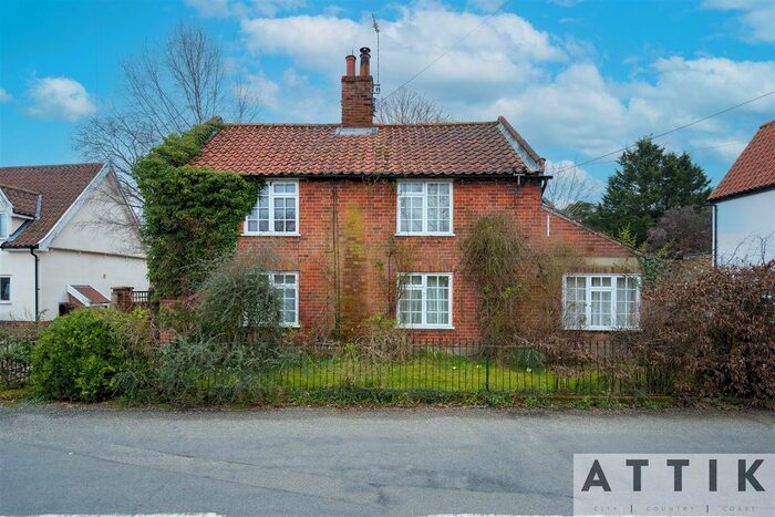 3 Bedroom Detached House For Sale In Mill Road, Holton, Halesworth, IP19