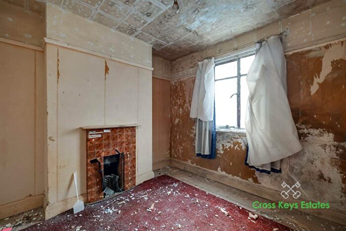 2 Bedroom Semi-Detached House For Sale In Marina Road, West Park, PL5