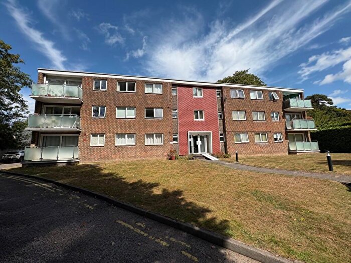 2 Bedroom Flat To Rent In Brownhill Road, Chandler's Ford, Hampshire, SO53