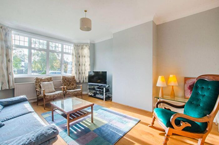 5 Bedroom Semi-Detached House To Rent In The Mead, Beckenham, BR3