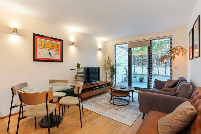 2 Bedroom Flat To Rent In Barlby Road, London, W10