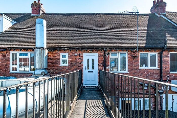 2 Bedroom Flat To Rent In Bristol Road South, Birmingham, B31