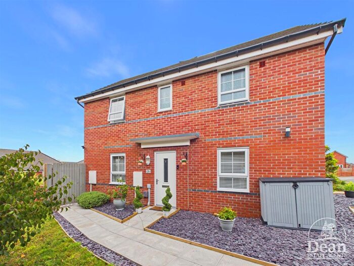 3 Bedroom End Terrace House For Sale In Cooke Way, Lydney, GL15