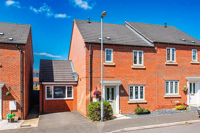 3 Bedroom Semi-Detached House For Sale In Virginia Crescent, Burton Latimer, NN15