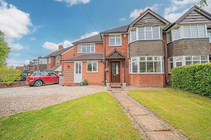 4 Bedroom Semi-Detached House For Sale In Kingswood Close, Lapworth, B94