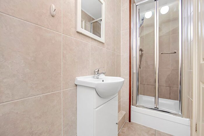 5 Bedroom Town House To Rent In Cahir Street, Docklands, London, E14
