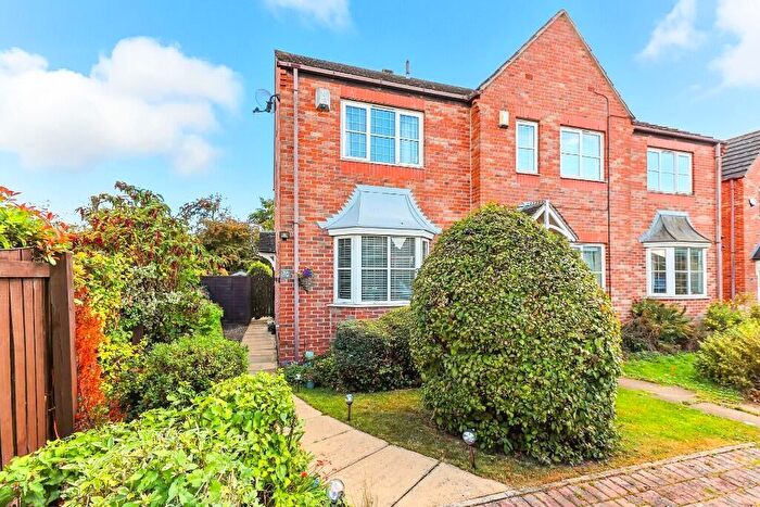 2 Bedroom Terraced House For Sale In Reedsdale Avenue, Morley, Leeds, LS27