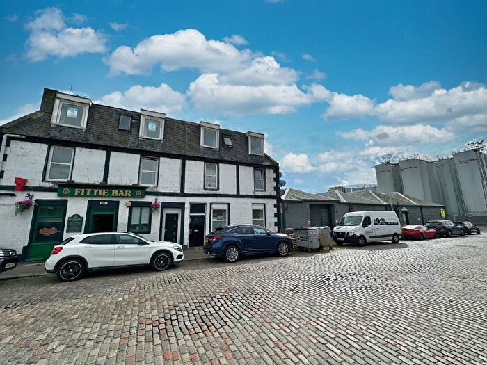 2 Bedroom Flat To Rent In Wellington Street, Footdee, Aberdeen, AB11
