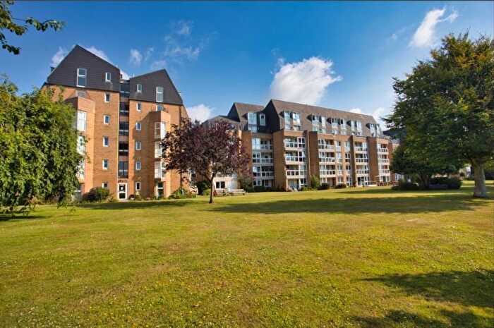 1 Bedroom Flat For Sale In Sandgate Road, Folkestone, Kent, CT20